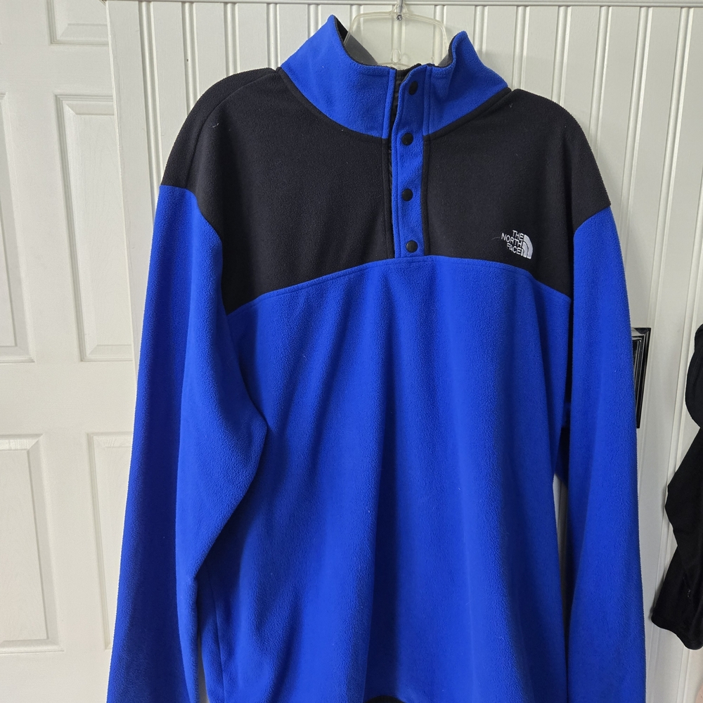 The North Face Men's Zip Up Sweater in Blue and Black